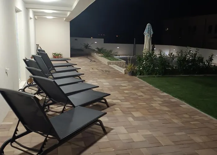 Marija Mit Beheiztem Pool - Family & Friends * Debeljak